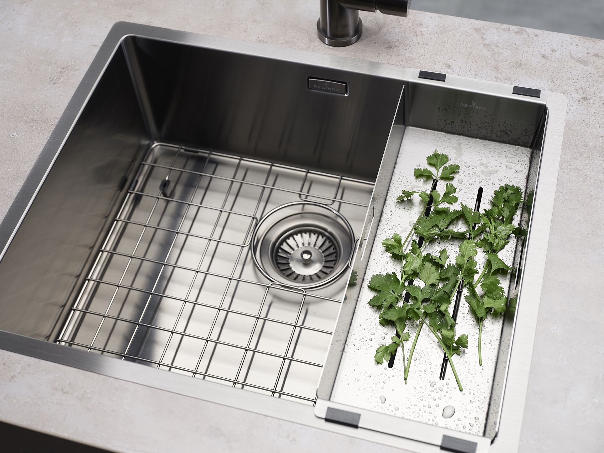 Reginox Colander gun metal AEPANCOL6088M